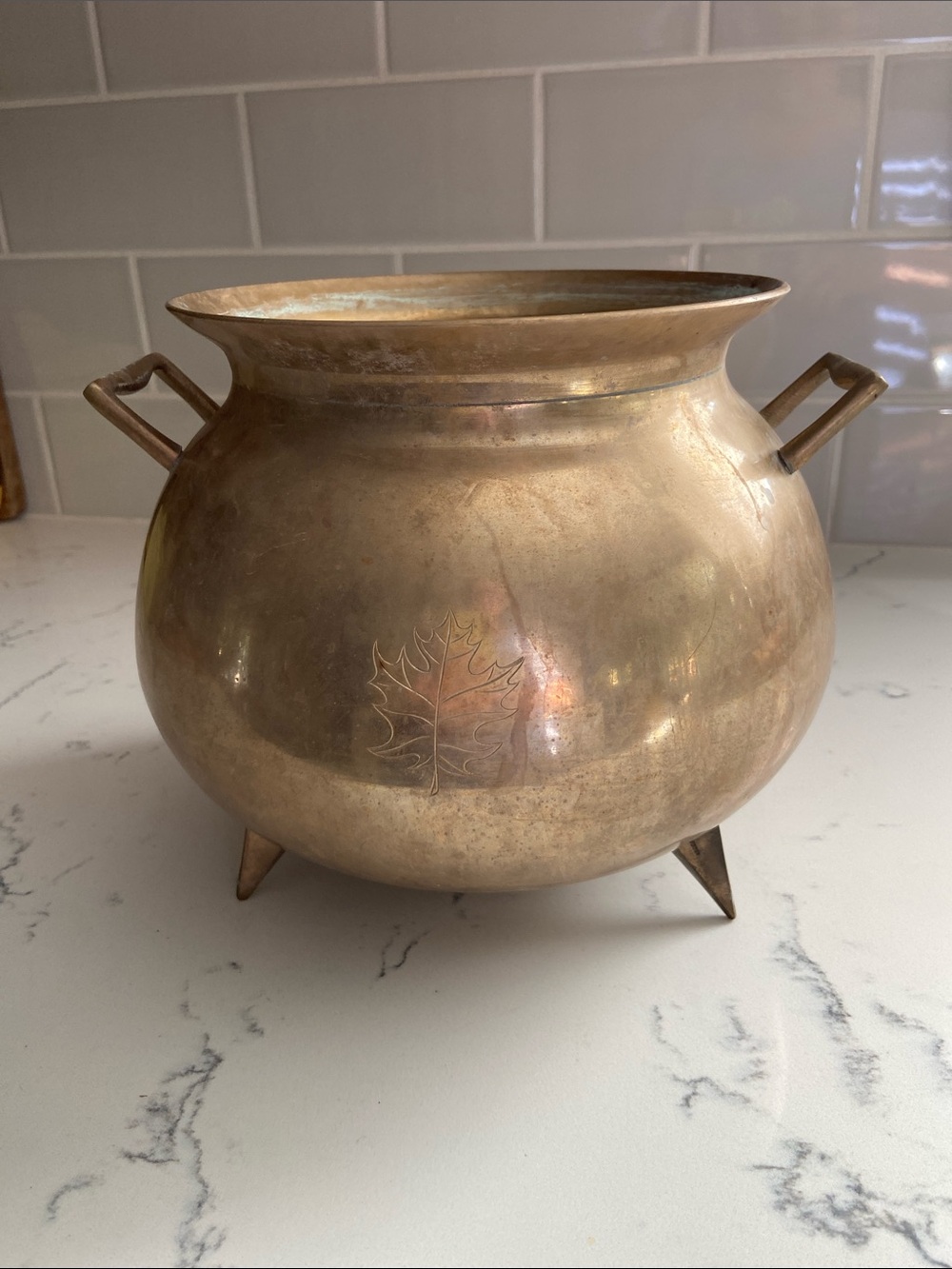 Vintage Large Brass Footed Jardiniere Planter Maple Leaf Fleur de Lis